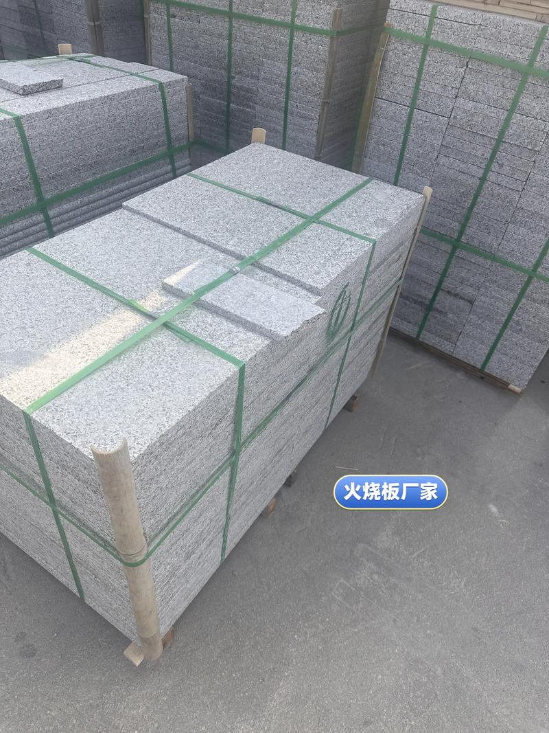 城市街头的守护者——路边石的更新换代